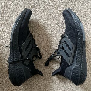 ADIDAS ULTRABOOST ALL BLACK NWT